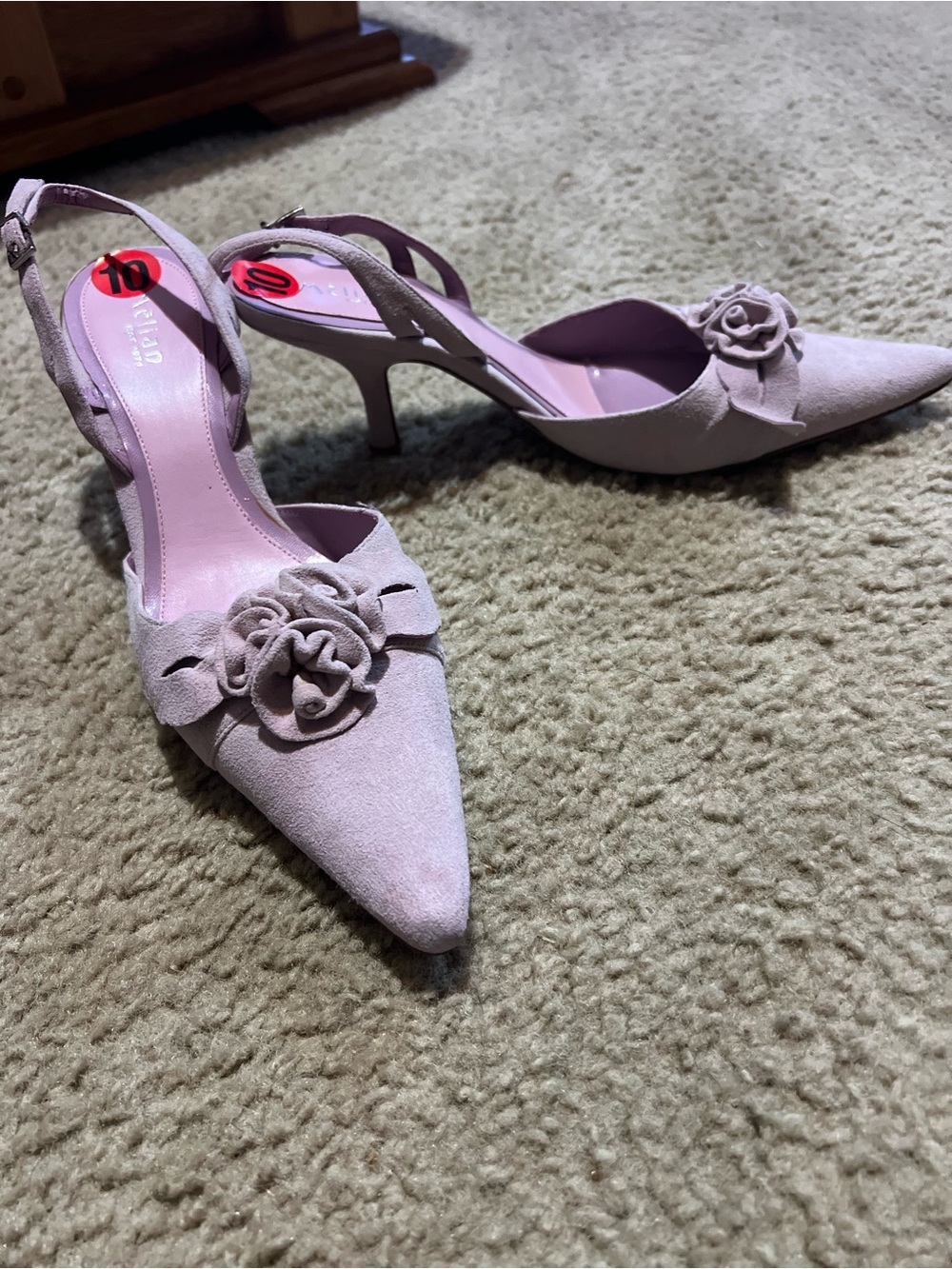 Pointed Slingback Heels with Rose Accent in Light Lavender